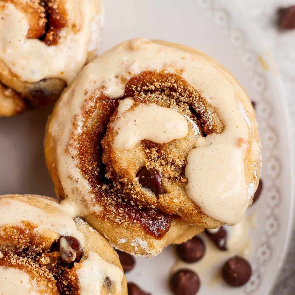 No-Rise Peanut Butter Chocolate Chip Protein Rolls: 10g Protein Per Roll